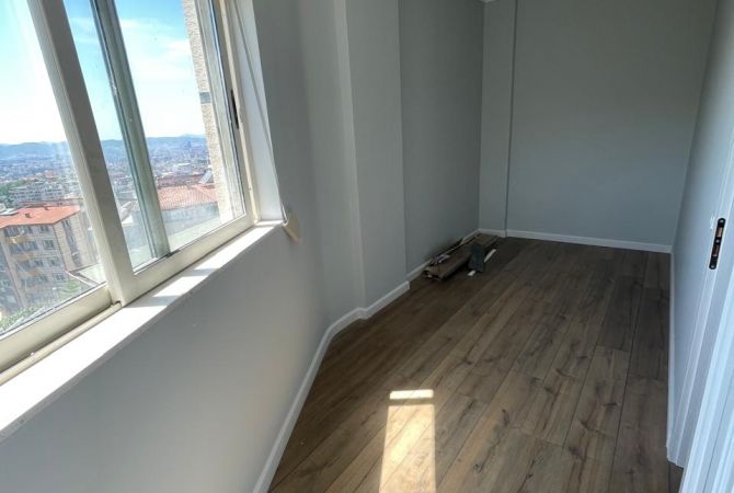 Shtepi ne shitje Apartament ne Tirane, 2+1, Mobilimi Bosh, pa mobiluar, Pagesa 136,400  Euro.