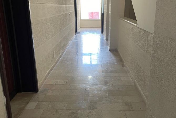 Shtepi ne shitje Apartament ne Tirane, 2+1, Mobilimi Bosh, pa mobiluar, Pagesa 136,400  Euro.