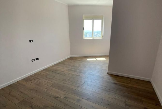 Shtepi ne shitje Apartament ne Tirane, 2+1, Mobilimi Bosh, pa mobiluar, Pagesa 136,400  Euro.
