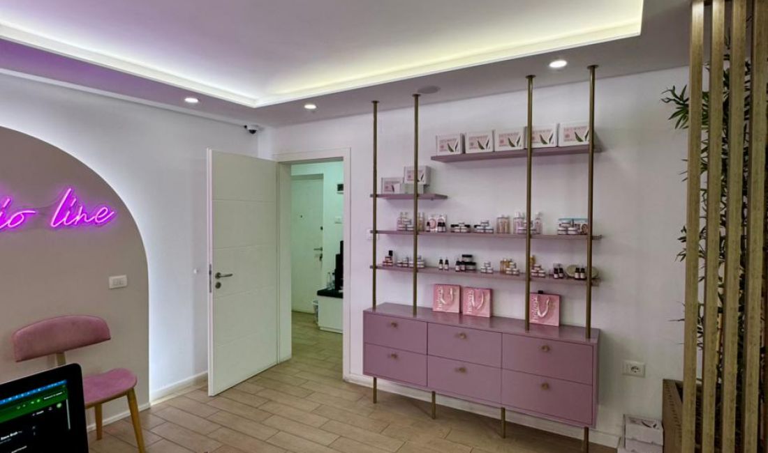 Qera Ambient per Zyra/Klinika Estetikee📍Vasil Shanto💶Cmimi:750 Euro