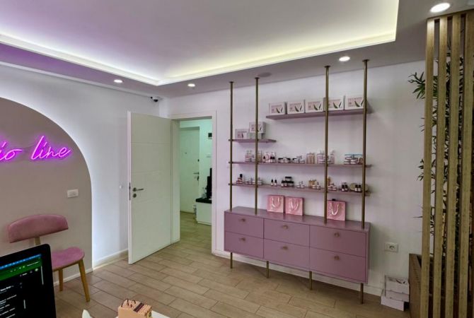 Qera Ambient per Zyra/Klinika Estetikee📍Vasil Shanto💶Cmimi:750 Euro