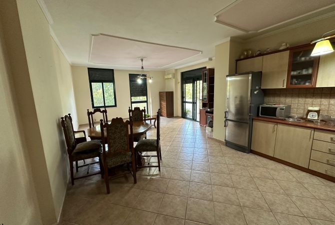 Qera Ambient per Zyre📍Ish Ekspozita 💶Cmimi:1.100.000 Leke