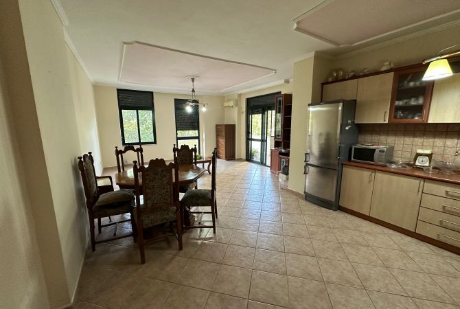 Qera Ambient per Zyre📍Ish Ekspozita 💶Cmimi:1.100.000 Leke