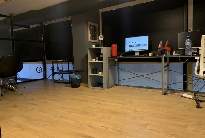 📣Qera Ambient per Zyre📍Rruga Frosina Plaku💶Cmimi:550 Euro