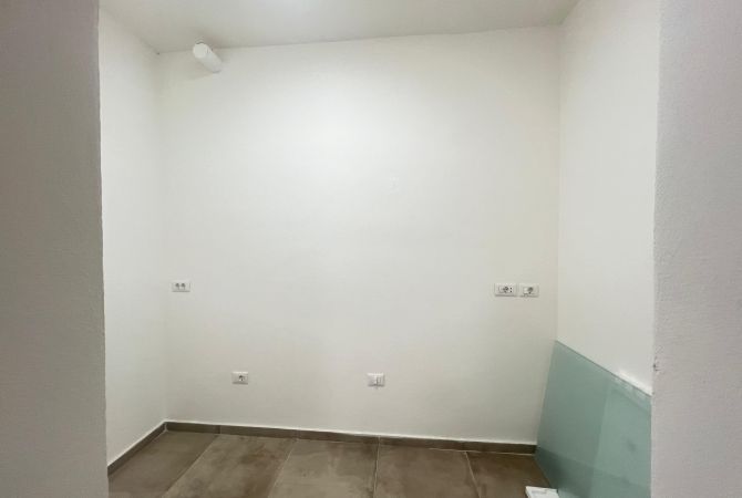 Business Property for Rent 3+1 in Tirana - 850 Euro