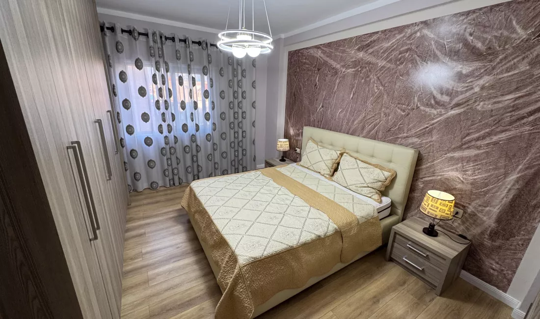 Shtepi ne shitje Apartament ne Tirane, 2+1, Mobilimi E mobiluar, Pagesa 147,000  Euro.