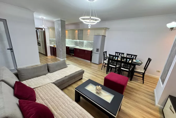 Shtepi ne shitje Apartament ne Tirane, 2+1, Mobilimi E mobiluar, Pagesa 147,000  Euro.