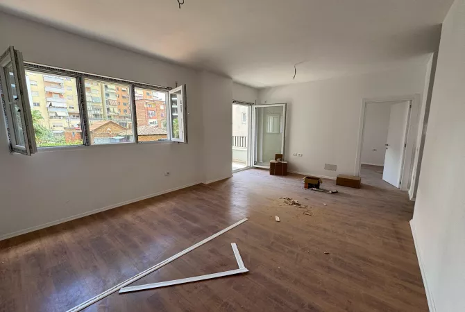 Business Property for Rent 3+1 in Tirana - 600 Euro