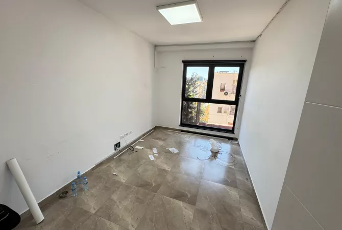 Business Property for Rent 3+1 in Tirana - 700 Euro