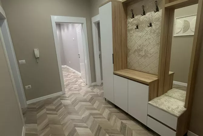 Shtepi ne shitje Apartament ne Tirane, 2+1, Mobilimi E mobiluar, Pagesa 360,000  Euro.