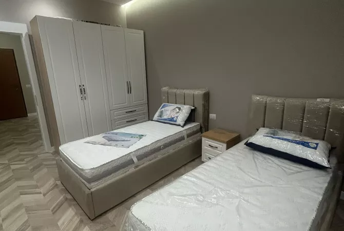 Shtepi ne shitje Apartament ne Tirane, 2+1, Mobilimi E mobiluar, Pagesa 360,000  Euro.