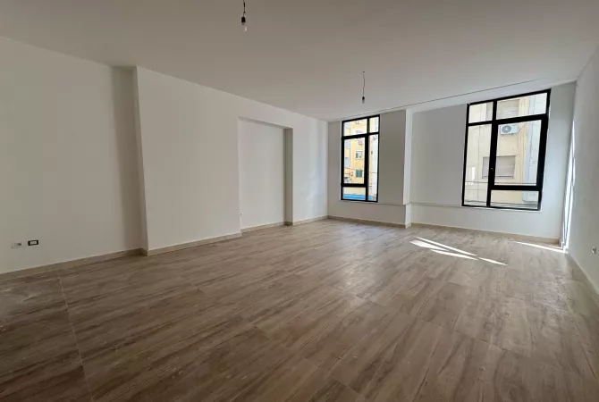 Business Property for Rent 3+1 in Tirana - 1,300 Euro