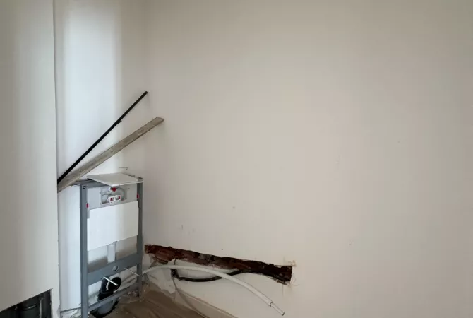 Business Property for Rent 3+1 in Tirana - 1,300 Euro