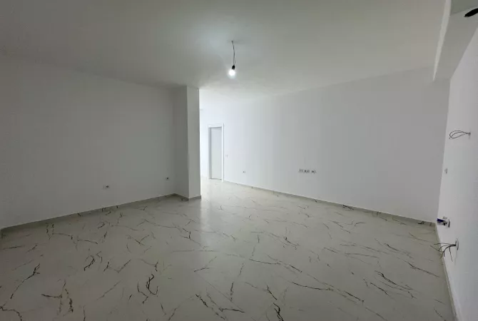 Business Property for Rent 3+1 in Tirana - 850 Euro