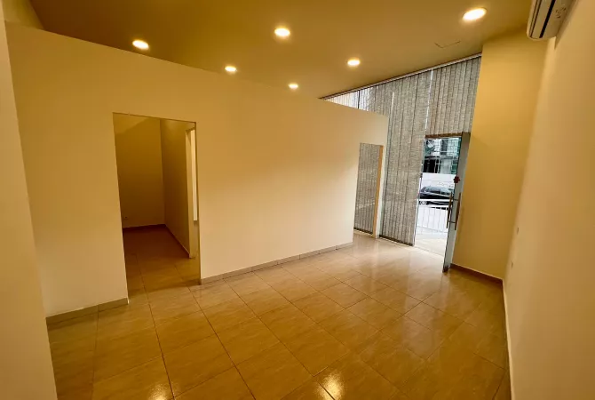 Business Property for Rent 3+1 in Tirana - 550 Euro