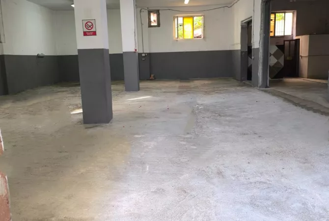 Business Property for Rent 4+1 in Tirana - 1,500 Euro