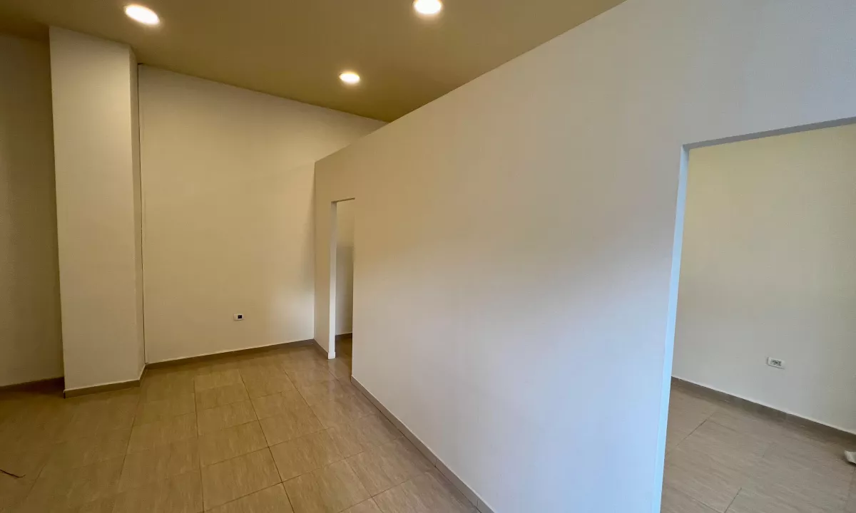 📣 QERA Ambient Biznesi 📍 Prane Ish Ekspozites 💶 Cmimi 600 Euro Neto