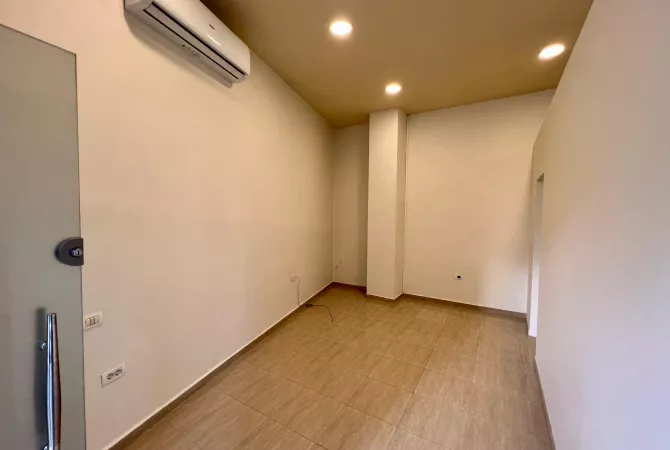 📣 QERA Ambient Biznesi 📍 Prane Ish Ekspozites 💶 Cmimi 600 Euro Neto