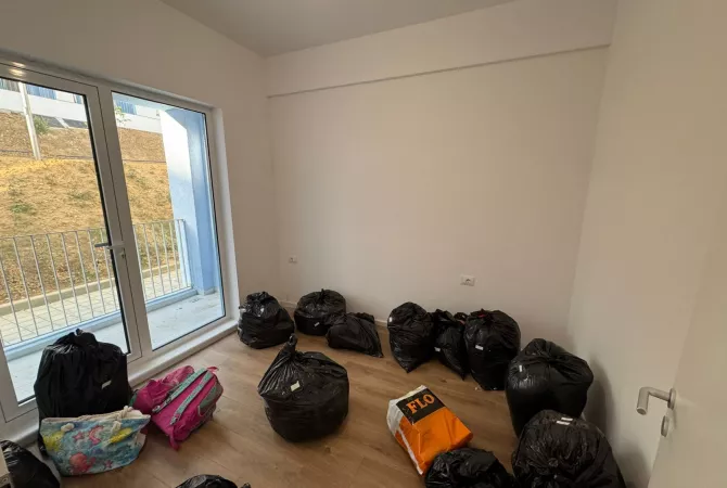 Shtepi ne shitje Apartament ne Tirane, 1+1, Mobilimi Bosh, pa mobiluar, Pagesa 79,000  Euro.