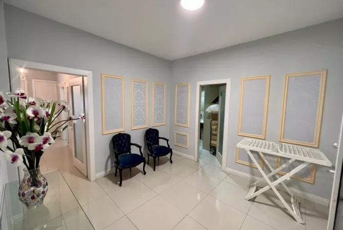 Shtepi ne shitje Apartament ne Tirane, 1+1, Mobilimi E mobiluar, Pagesa 800,000  Euro.