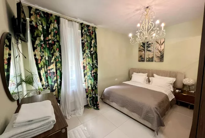 Shtepi ne shitje Apartament ne Tirane, 1+1, Mobilimi E mobiluar, Pagesa 800,000  Euro.