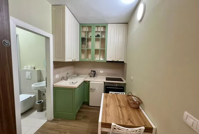 Shtepi ne shitje Apartament ne Tirane, 1+1, Mobilimi E mobiluar, Pagesa 800,000  Euro.
