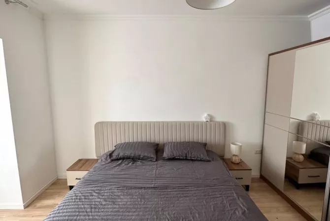 Shtepi ne shitje Apartament ne Tirane, 1+1, Mobilimi E mobiluar, Pagesa 155,000  Euro.