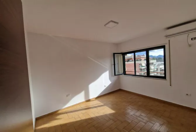 🏢 Apartament per Zyra me Qira – 3+1+2 📍 Sheshi “Willson”, Rruga Perlat Rexhepi