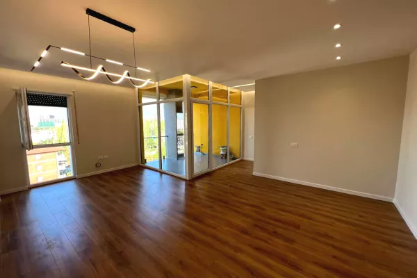 Shtepi ne shitje Apartament ne Tirane, 2+1, Mobilimi Bosh, pa mobiluar, Pagesa 185,000  Euro.