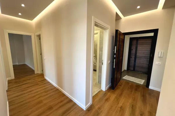 Shtepi ne shitje Apartament ne Tirane, 2+1, Mobilimi Bosh, pa mobiluar, Pagesa 185,000  Euro.