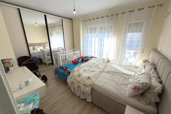 Shtepi ne shitje Apartament ne Tirane, 3+1, Mobilimi E mobiluar, Pagesa 248,000  Euro.
