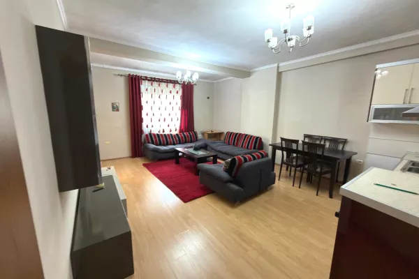 Shtepi ne shitje Apartament ne Tirane, 2+1, Mobilimi E mobiluar, Pagesa 150,000  Euro.
