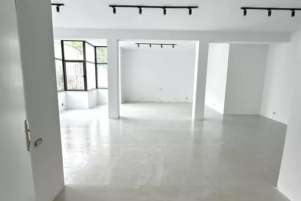 Business Property for Rent 3+1 in Tirana - 900 Euro
