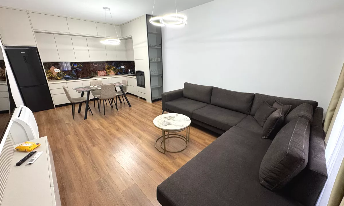 Shtepi me qera Apartament ne Tirane, 2+1, Mobilimi E mobiluar, Pagesa 900  Euro.