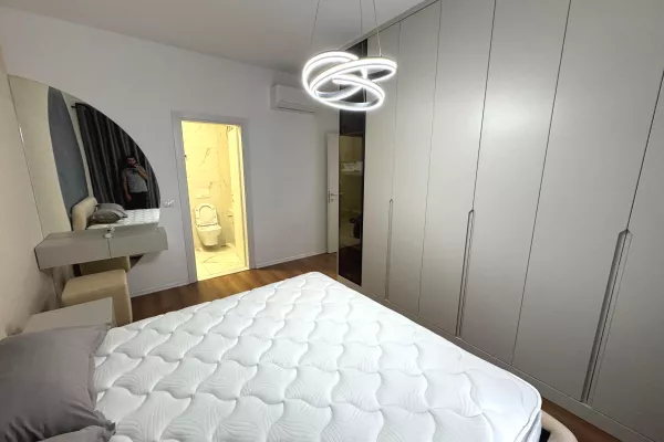 Shtepi me qera Apartament ne Tirane, 2+1, Mobilimi E mobiluar, Pagesa 900  Euro.