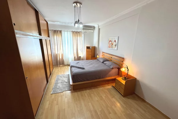 Shtepi me qera Apartament ne Tirane, 2+1, Mobilimi E mobiluar, Pagesa 700  Euro.