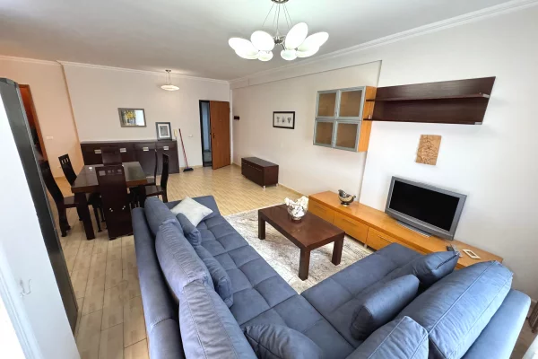 Shtepi me qera Apartament ne Tirane, 2+1, Mobilimi E mobiluar, Pagesa 700  Euro.