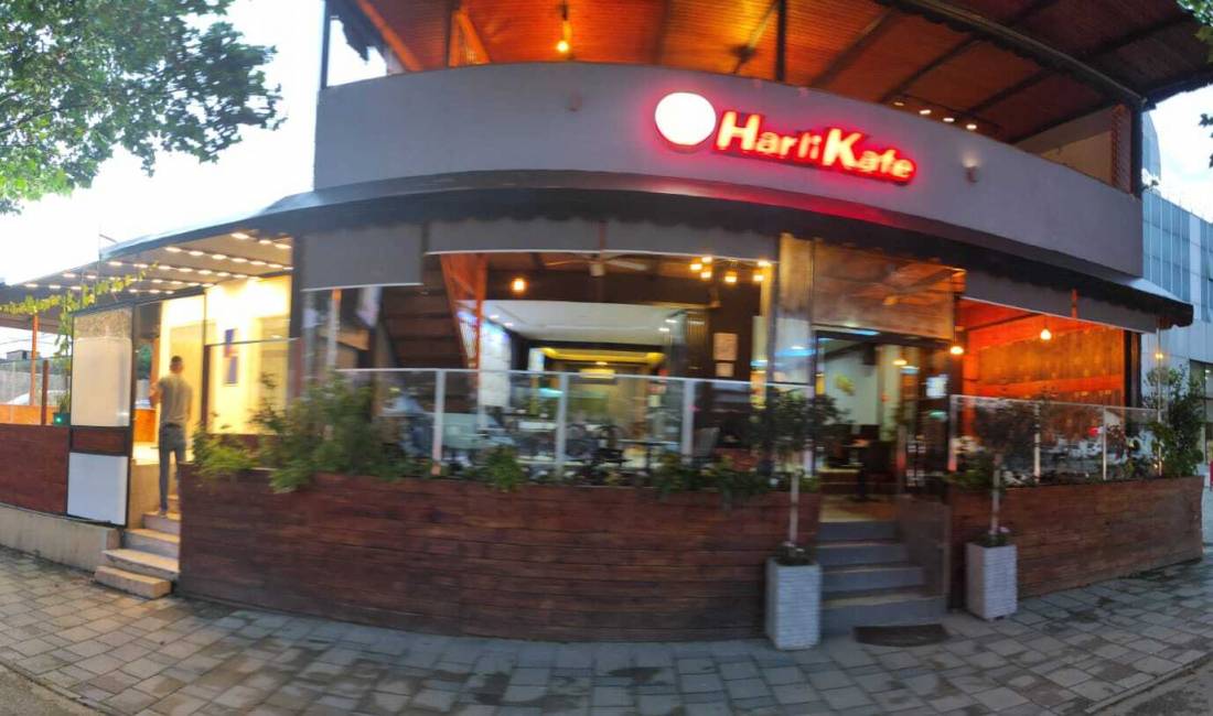 Offerte di lavoro a Tirana, Profession Kamarier, Banakier, Picajol, Guzhinier  , , Pagamento Trattabile.