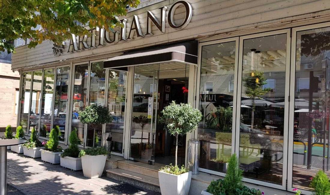 Offerte di lavoro a Tirana, Profession Kamarier/e, Kuzhinier/e, Arketar/e , , Pagamento Trattabile.