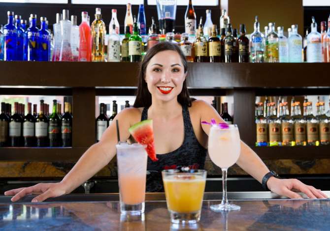 Njoftime Pune per Kamariere, Banakiere, Sanitare ne Tirane