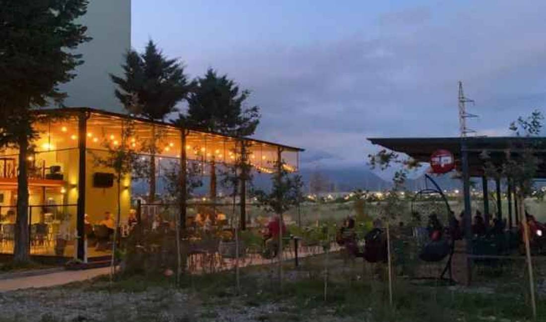 Offerte di lavoro a Tirana, Profession Kamarier, Banakier/e , , Pagamento Trattabile.