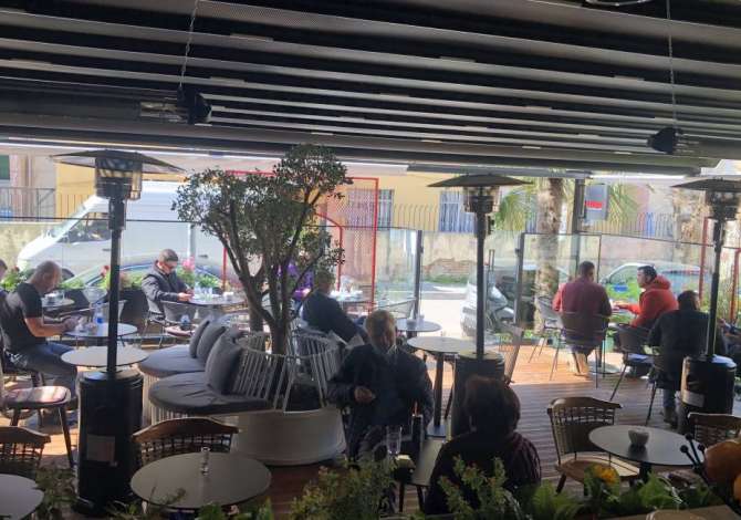 Njoftime Pune per Kamarier/e, Sanitare ne Tirane