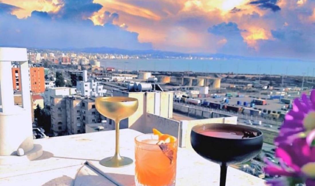 Offerte di lavoro a Durazzo, Profession Kamariere  , , Pagamento Trattabile.