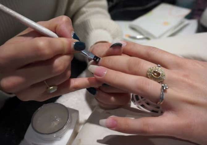 Njoftime Pune per Estetiste per thonjte ne Tirane