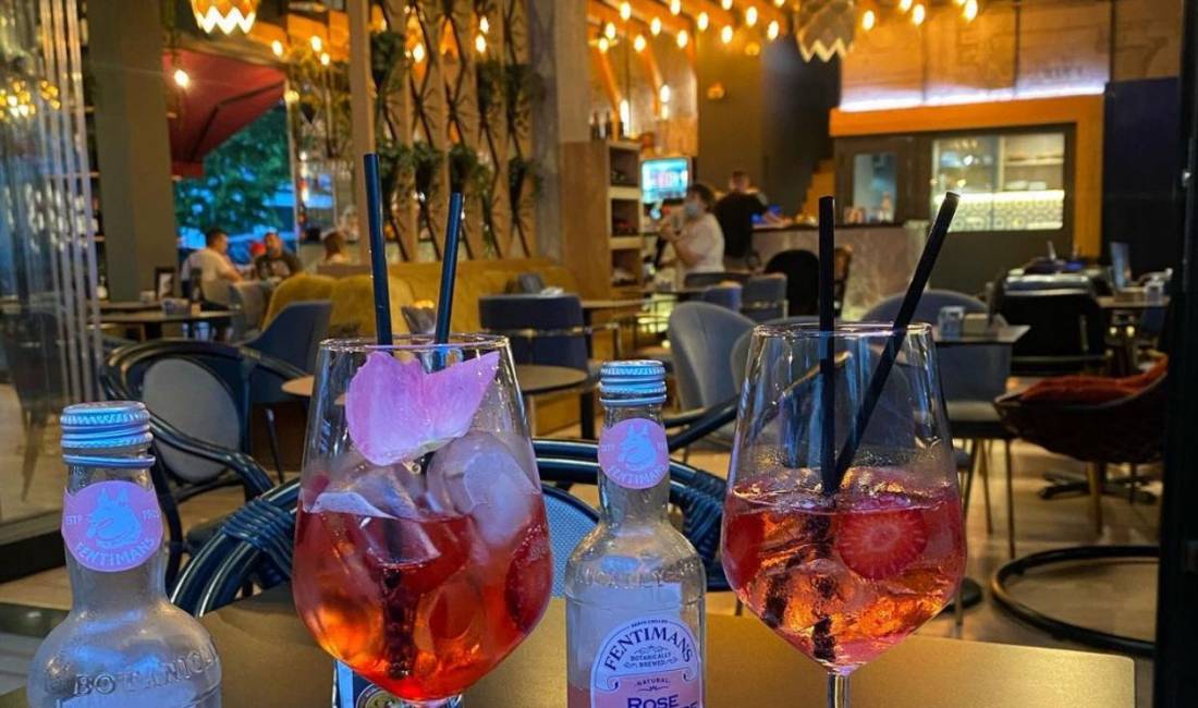 Offerte di lavoro a Tirana, Profession Kamarier/e, Banakier/e, Sanitare  , , Pagamento Trattabile.