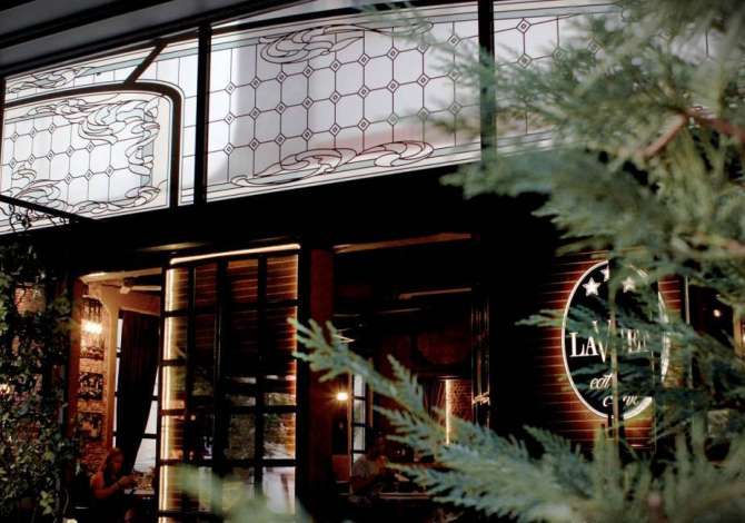 Njoftime Pune per Banakier, Ndihmes Banakier, Ndihmes Kuzhiniere ne Tirane