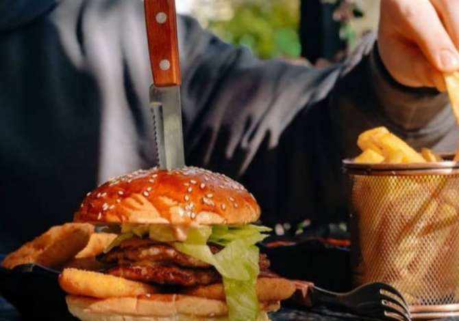 Njoftime Pune per Fast-Foodjer, Kasiere, Sanitare ne Tirane