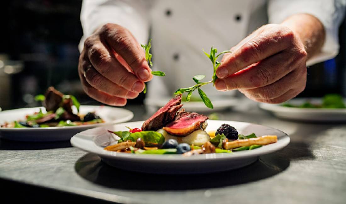 Offerte di lavoro a Tirana, Profession Kuzhinier  , , Pagamento 60,000  Leke.