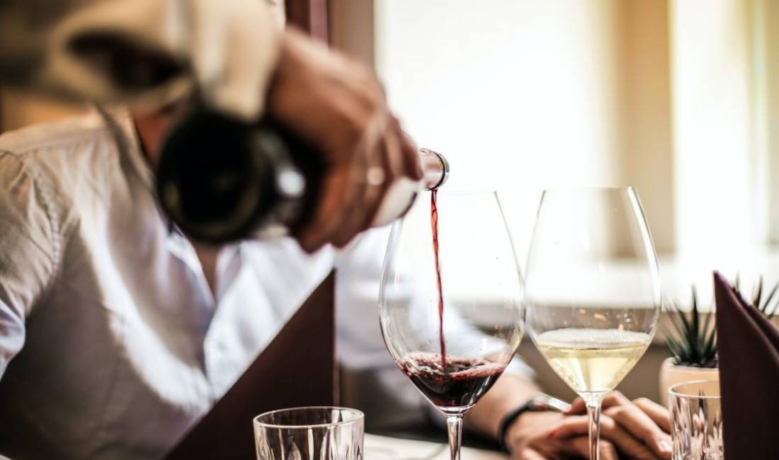 Offerte di lavoro a Tirana, Profession Kamarier/e , , Pagamento Trattabile.