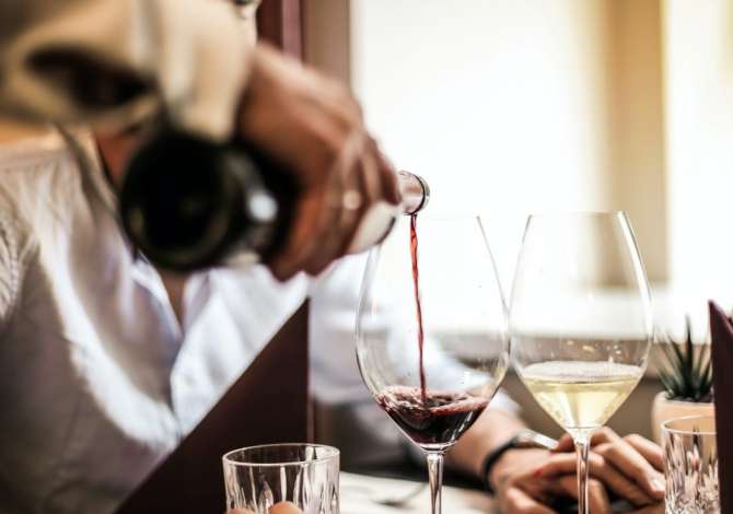 Njoftime Pune per Kamarier/e ne Tirane